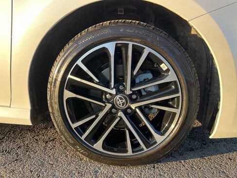 Used 2025 Toyota Camry XLE image 18