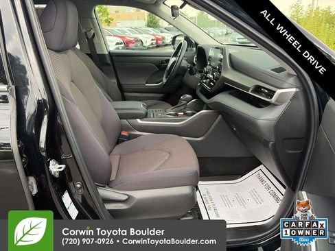 Used 2022 Toyota Highlander LE AWD/4WD image 12