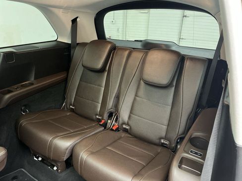 Used 2023 Mercedes-Benz GLS 450 4MATIC image 15