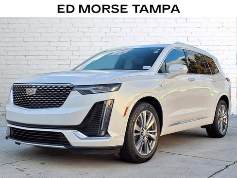 Used 2022 Cadillac XT6 Premium Luxury image 1