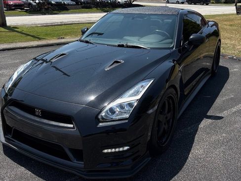 Used 2016 Nissan GT-R Premium AWD/4WD image 6