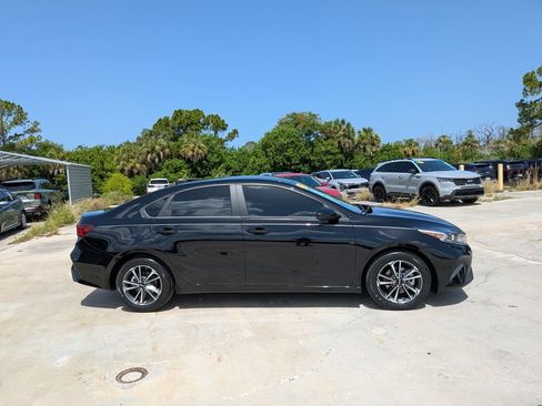 Certified 2023 Kia Forte LXS FWD image 9