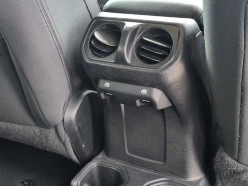 Used 2021 Jeep Wrangler Unlimited Sport image 27