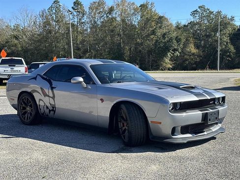 Used 2016 Dodge Challenger SRT Hellcat image 3