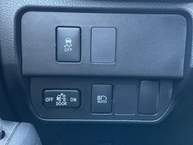 Used 2023 Toyota Tacoma SR AWD/4WD image 32