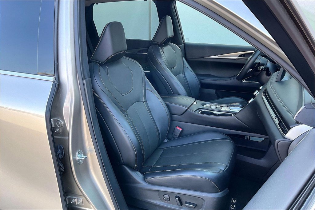 Used 2023 INFINITI QX60 Luxe w/ Vision Package AWD/4WD image 7