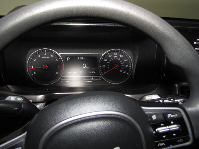 Used 2023 Kia Sorento LX FWD image 27