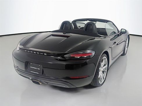 Used 2021 Porsche 718 Boxster RWD image 29