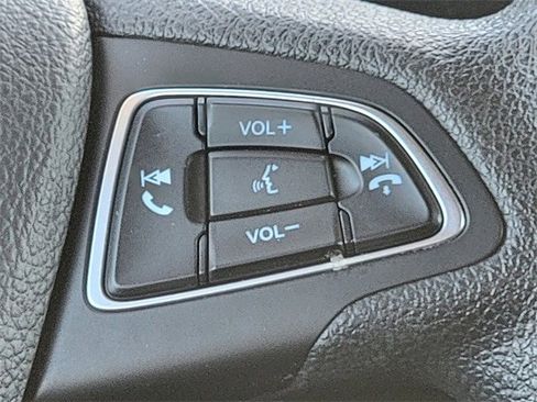 Certified 2021 Ford EcoSport SE image 34