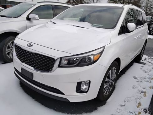 Used 2017 Kia Sedona SX image 1