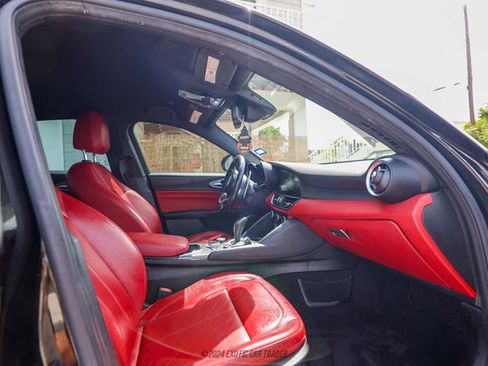 Used 2020 Alfa Romeo Giulia w/ Quick Order Package 22K Sport image 22