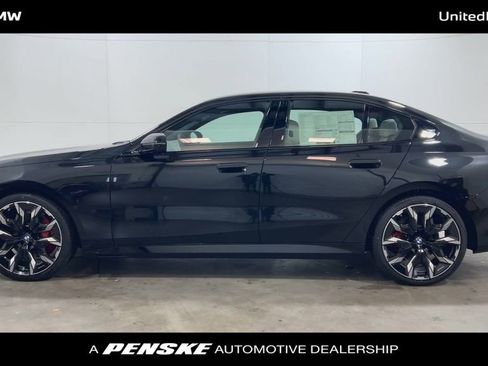 Used 2026 BMW 530i w/ M Sport Package RWD image 5