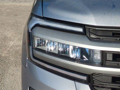 Used 2024 Ford Expedition XLT image 10