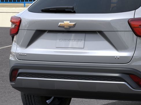 New 2026 Chevrolet Trax LT w/ LT Convenience Package FWD image 14