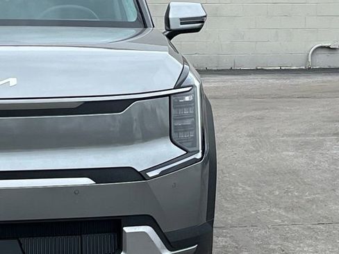 Certified 2024 Kia EV9 Light image 17