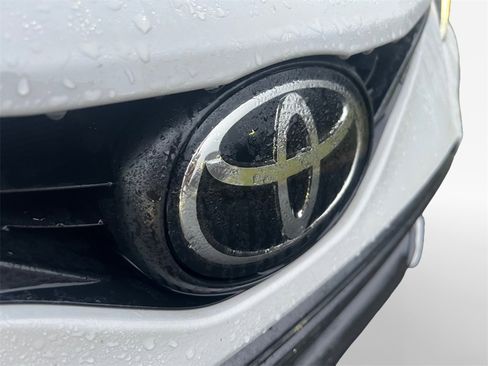 Used 2022 Toyota Camry LE image 24