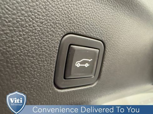 Used 2021 GMC Yukon XL SLT image 25