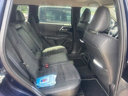 Used 2023 Mitsubishi Outlander SE FWD image 9