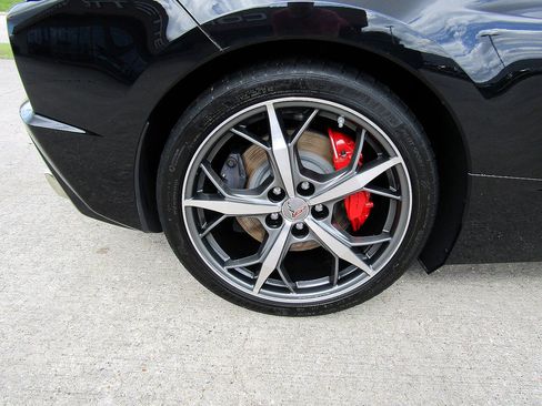 Used 2022 Chevrolet Corvette Stingray Premium Conv w/ Z51 Performance Package RWD image 23