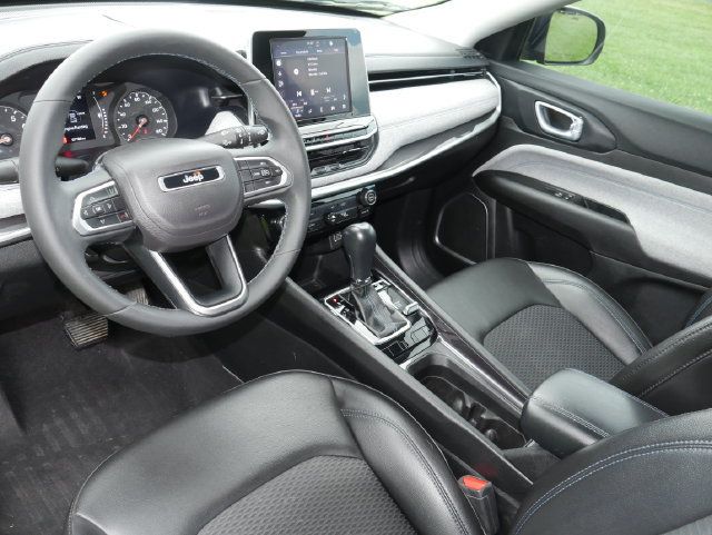 Used 2022 Jeep Compass Latitude AWD/4WD image 13