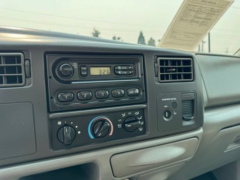 Used 2002 Ford F450 XL RWD image 27
