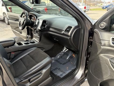 Used 2020 Jeep Grand Cherokee Altitude image 39