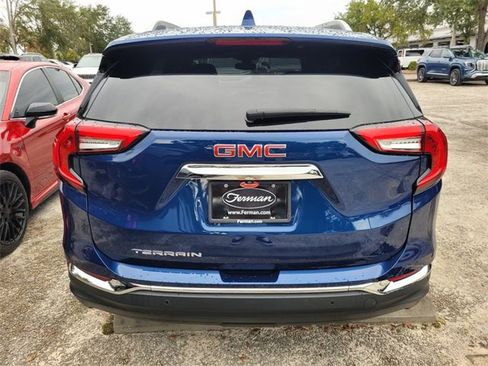 Used 2022 GMC Terrain SLT w/ Infotainment Package II image 6
