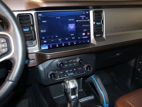 Used 2022 Ford Bronco Outer Banks w/ Sasquatch Package image 51