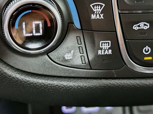Used 2024 Chevrolet Equinox LT AWD/4WD image 21