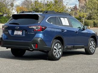 Used 2022 Subaru Outback Premium AWD/4WD video 3