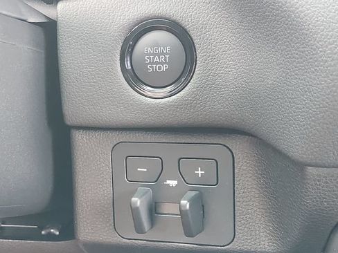 New 2026 Toyota Tundra Limited AWD/4WD image 15