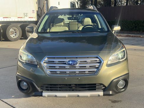 Used 2017 Subaru Outback 2.5i Limited image 2