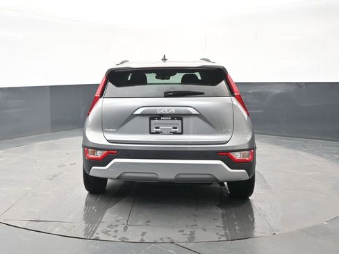 Certified 2023 Kia Niro EX image 4