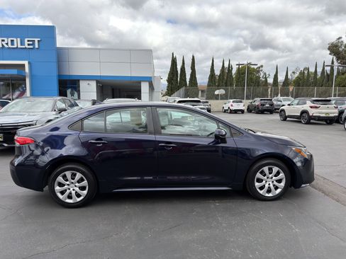 Used 2023 Toyota Corolla LE FWD image 9