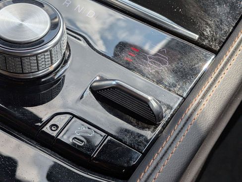 Used 2023 Jeep Grand Cherokee L Summit AWD/4WD image 18