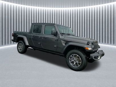 New 2026 Jeep Gladiator Sport