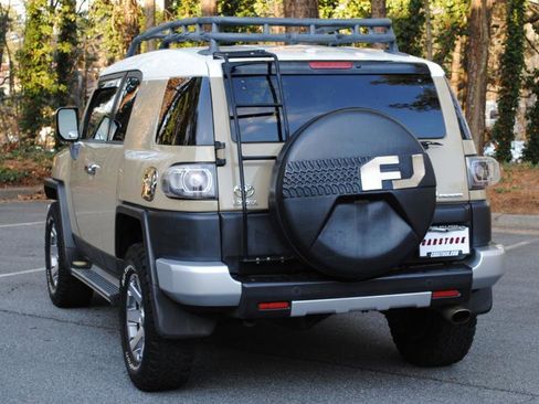 Used 2014 Toyota FJ Cruiser 4WD w/ Upgrade Package image 16