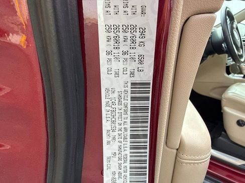 Used 2017 Jeep Grand Cherokee Limited AWD/4WD image 8