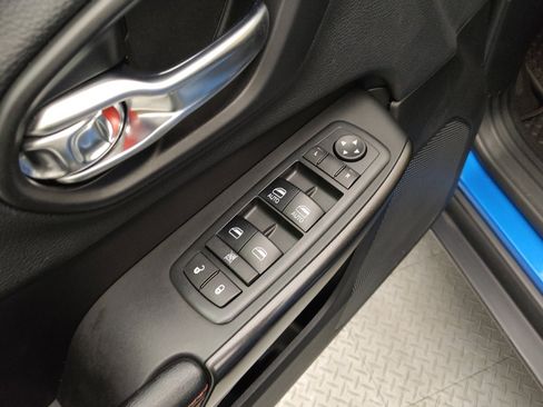 Used 2019 Jeep Cherokee Trailhawk w/ Cold Weather Group AWD/4WD image 27