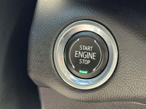 Used 2023 Buick Envision Essence image 24