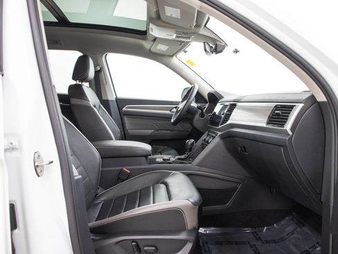 Used 2023 Volkswagen Atlas SEL AWD/4WD image 13