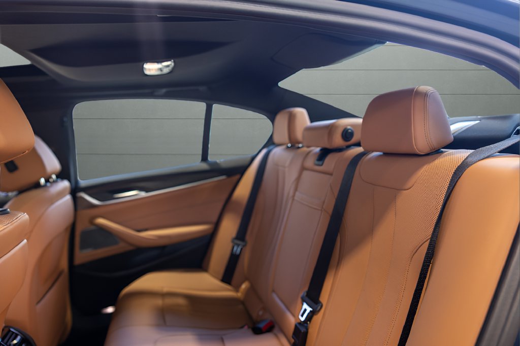 Used 2023 BMW 530i w/ M Sport Package RWD image 42