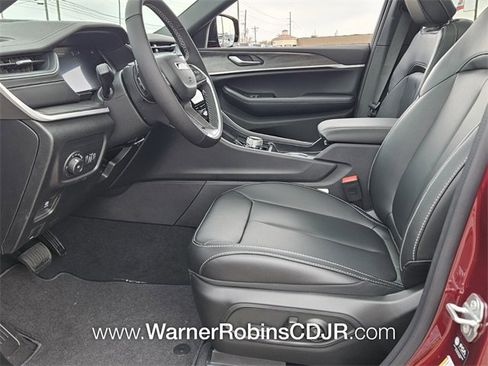 New 2025 Jeep Grand Cherokee Limited w/ Trailer Tow Package image 5