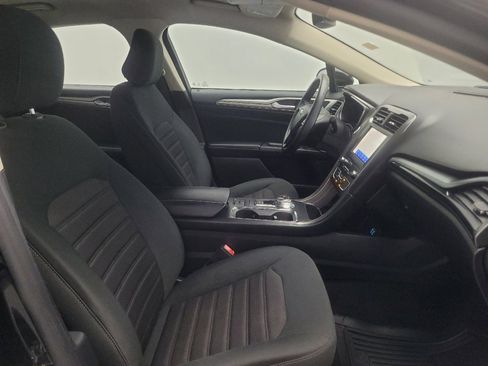 Used 2020 Ford Fusion SE FWD image 21