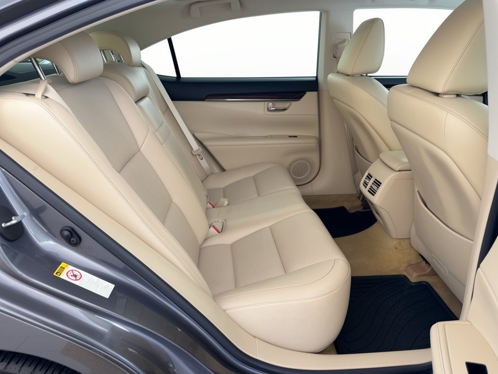 Used 2014 Lexus ES 350 w/ Luxury Package FWD image 29