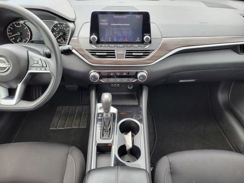 Used 2024 Nissan Altima 2.5 SV FWD image 18