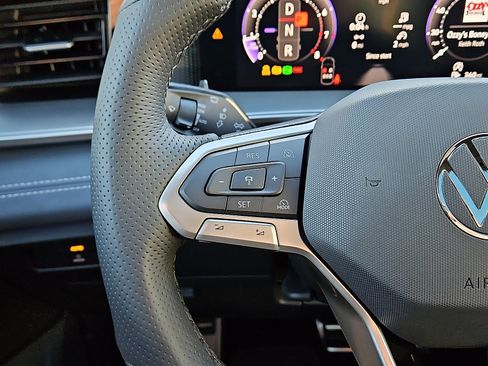 New 2026 Volkswagen Tiguan SE R-Line image 17