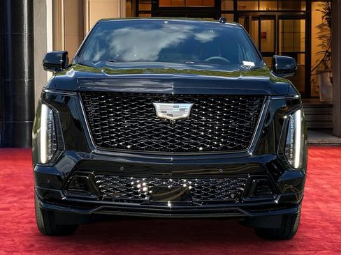 New 2026 Cadillac Escalade ESV V w/ LPO, ONYX Package AWD/4WD image 3