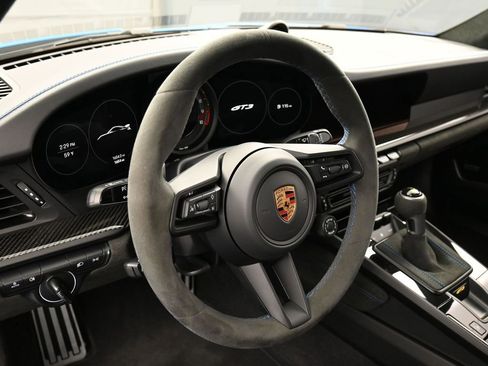 Certified 2022 Porsche 911 GT3 RWD image 17