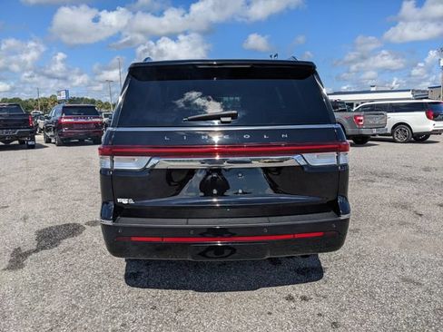 Used 2023 Lincoln Navigator 4WD image 5